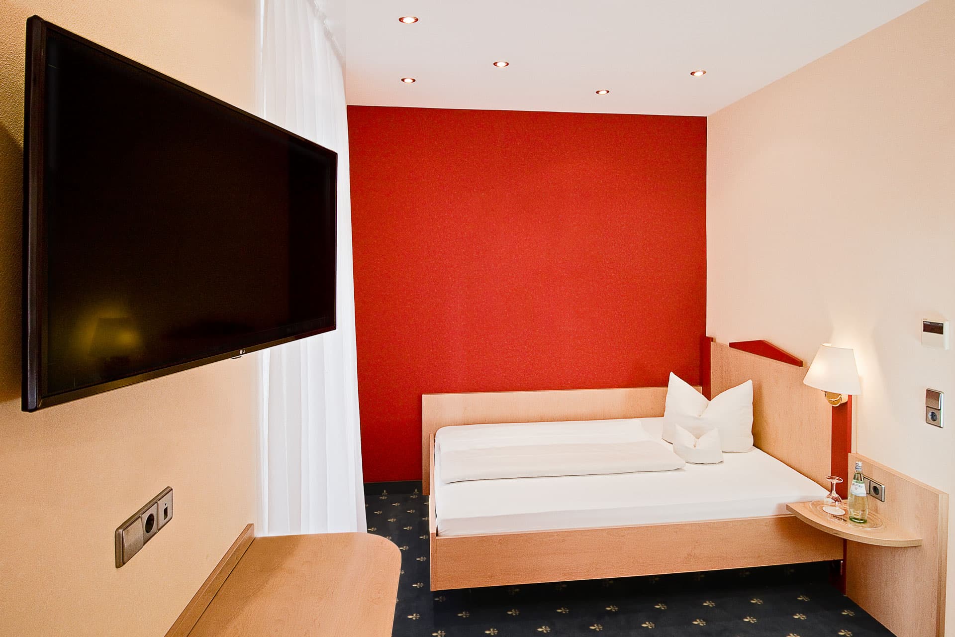 View into the comfort single room